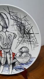 Piatto in Ceramica di Deruta Manichino di De Chirico 42 cm - immagine 3